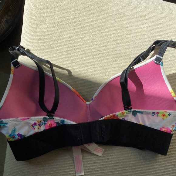 Pink victoria’s Secret 32 a floral bra - Picture 5 of 8